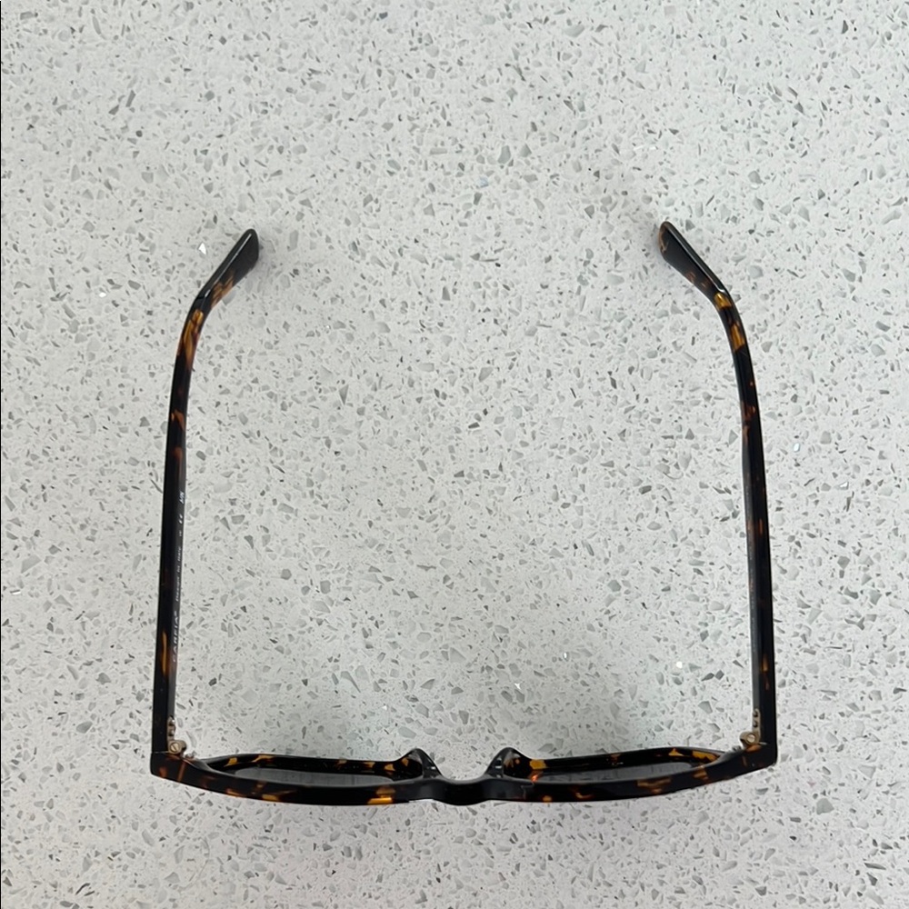 Classic Tortoise Shell Sunglasses - Picture 3 of 6